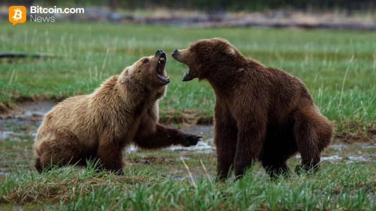 Bitcoin loses $90k, bears pile over $200 million in liquidations