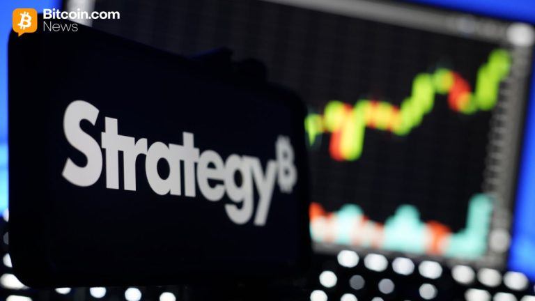 Strategy holds nasdaq 100 slot—saylor says ‘bitcoin hoarding will continue’