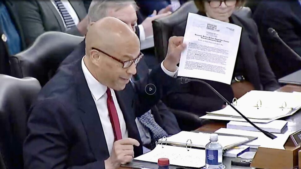 Crypto bill clears u.s. senate milestone as effort advanced through first committee