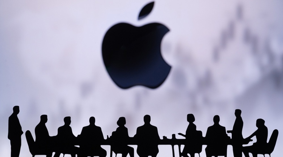 Your 0.5 fractional apple shares just gave brokers a february 23 headache