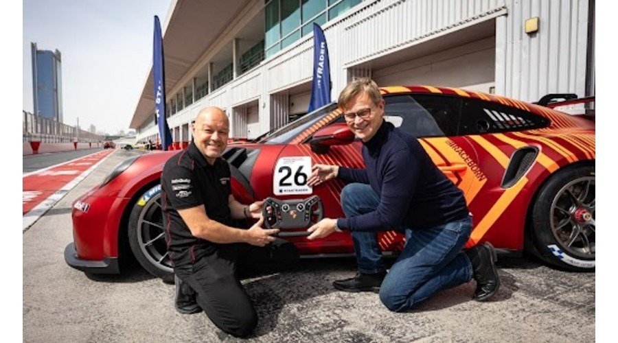 Startrader announced as official partner of the porsche carrera cup middle east