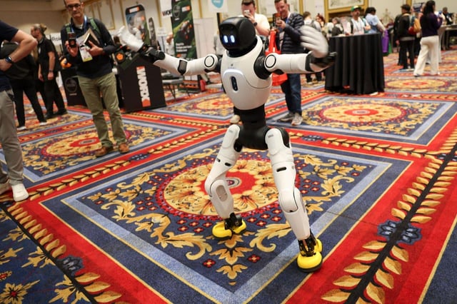 Ces top 12 companies redefining personalization with web3, ai, robots