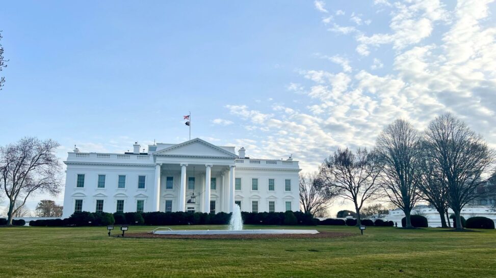 Inside the meeting: white house favors some stablecoin rewards, tells banks it's time to move