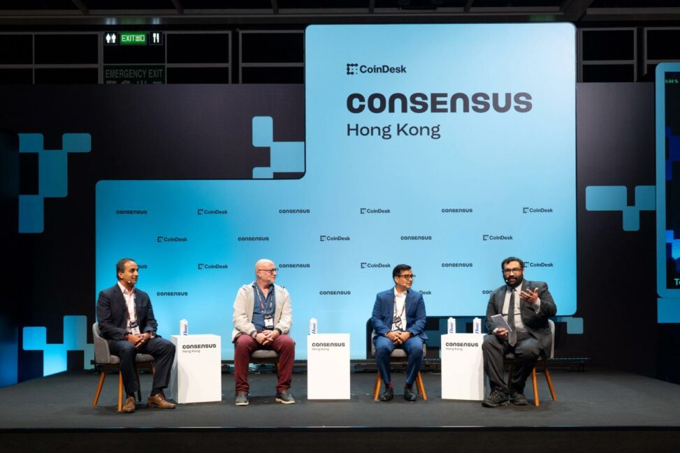Franklin templeton and swift say the future of banking is 24/7 and natively on chain