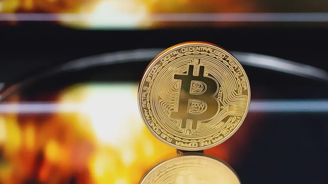 Bitcoin drops: compare today to past markets now