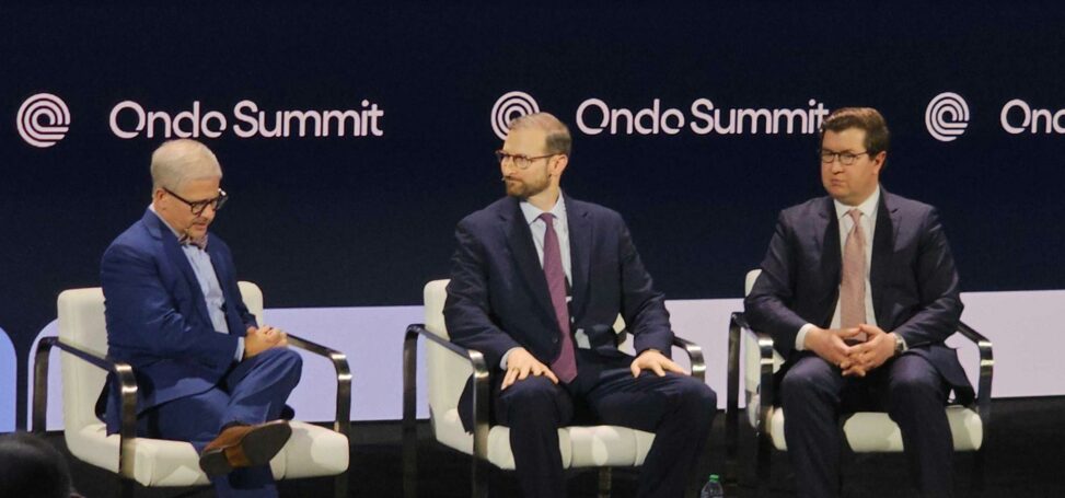Trump's white house won't tolerate attacks on the president in crypto bill, adviser says