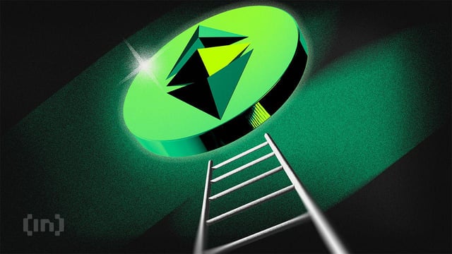 Ethereum holds $2,000 support — accumulation keeps recovery hopes alive