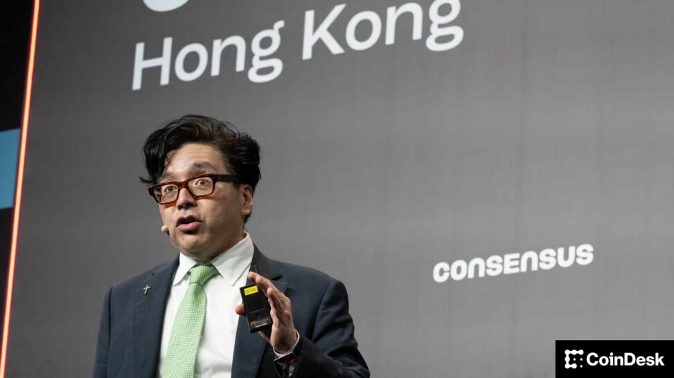 Tom lee's bitmine boosts ether holdings to 4.47 million tokens with $98 million eth purchase