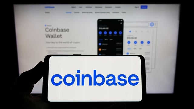 Coinbase says ai agents already use stablecoin wallets inside the company