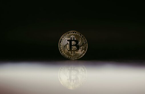 Bitcoin lth stay calm amid volatile market swings – details