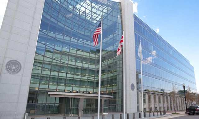 Sec pauses tokenized asset linked stocks plan