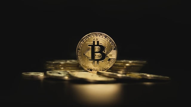 Vaneck says bitcoin could hit $1 million as traders sit on largest btc profits since 2025