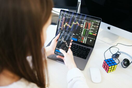 Bitcoin underperforms risk assets as record 9th day of etf outflows signal waning demand