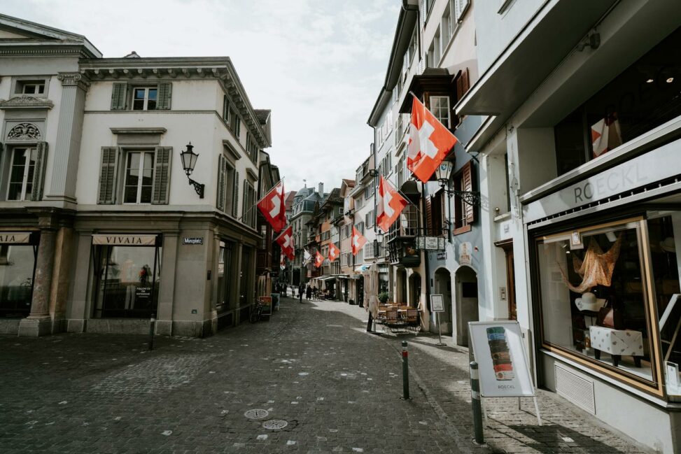 Swiss central bank bitcoin reserve push fails over signature shortfall