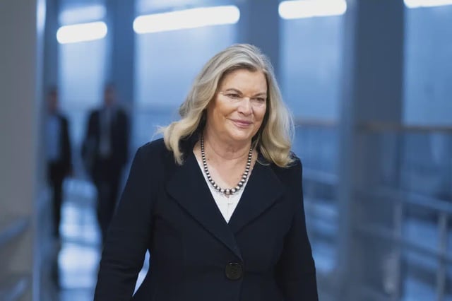 Clarity act hits senate floor as lummis warns banks join or get left behind