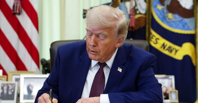 Trump signs orders calling for powerful quantum computer