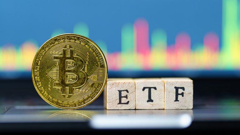 Bitcoin etfs lose $1.72b in second largest weekly outflow since launch