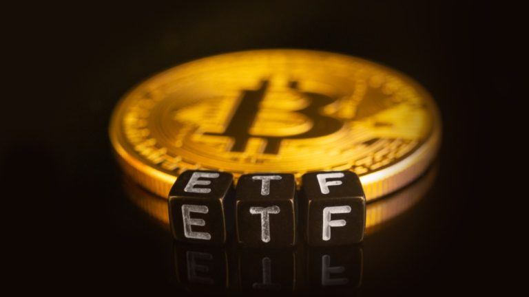 Bitcoin etfs lose $82m as ark and blackrock reverse prior session gains