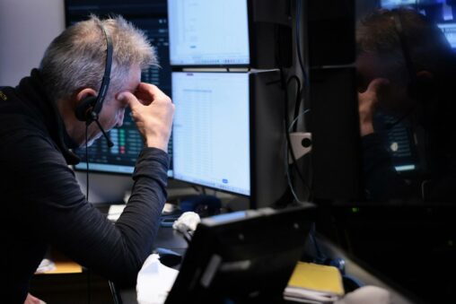 Bitcoin isn't crashing because of saylor, it's losing the momentum trade