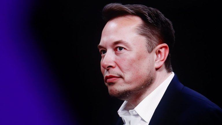 Musk’s spacex raises $25 billion in debut bond sale as orders near $90 billion