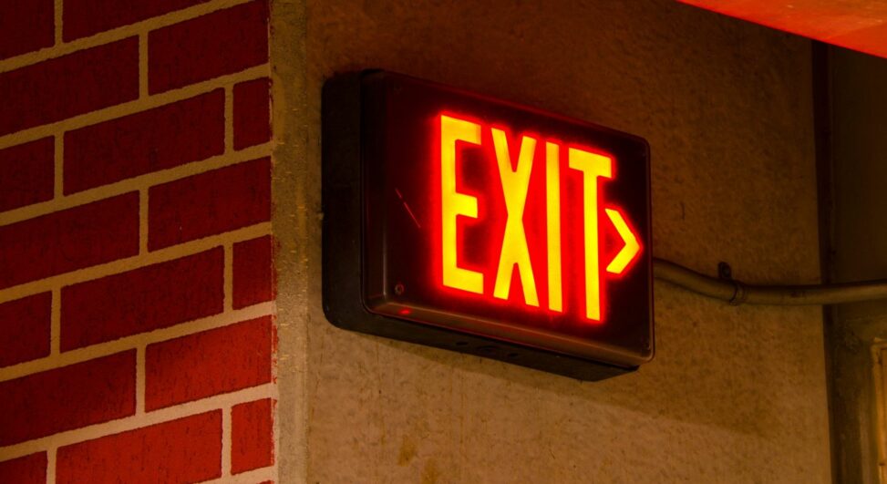 Btc, eth, sol and xrp etfs bleed $4.4 billion over 13 sessions, only hype in green