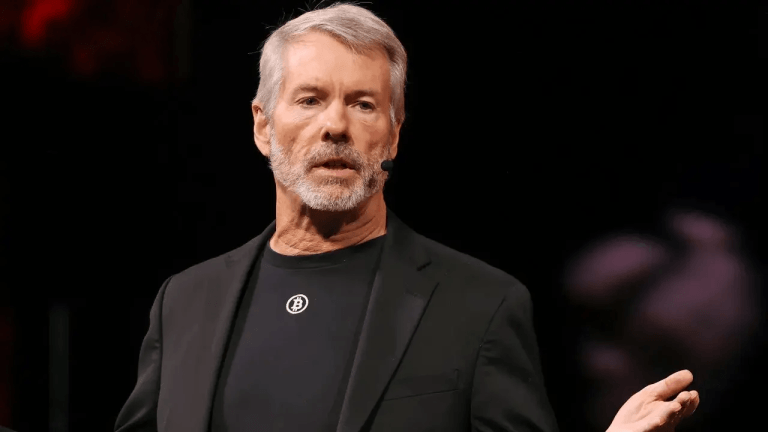 Grayscale research head says saylor’s strategy faces a $1.5 billion cash flow trap, not a bitcoin one