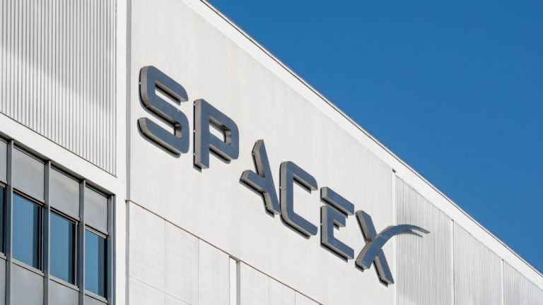 Spacex could enter major index funds within weeks after trillion dollar ipo