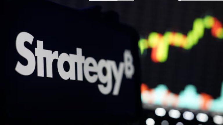 ‘a good time to add more dots’: saylor sparks bitcoin buy buzz after strategy’s rare btc sale