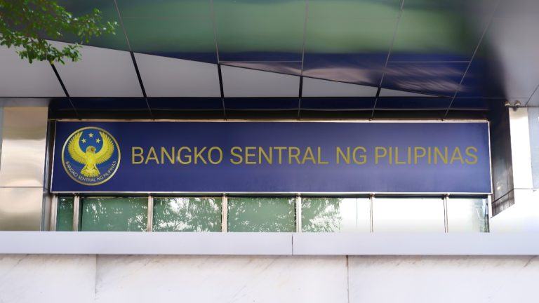 Coins.ph adds bitcoin and ethereum to national qr ph, reaching 700,000 philippine merchants