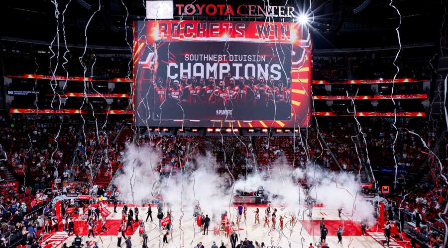 Wetrade signs multi year marketing partnership with houston rockets