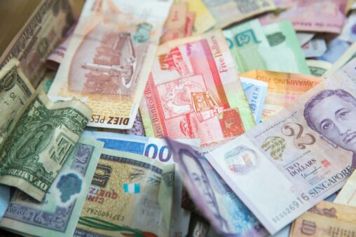 Bitcoin's quiet split: strong in usd, lagging in jpy as yen rises on intervention fears
