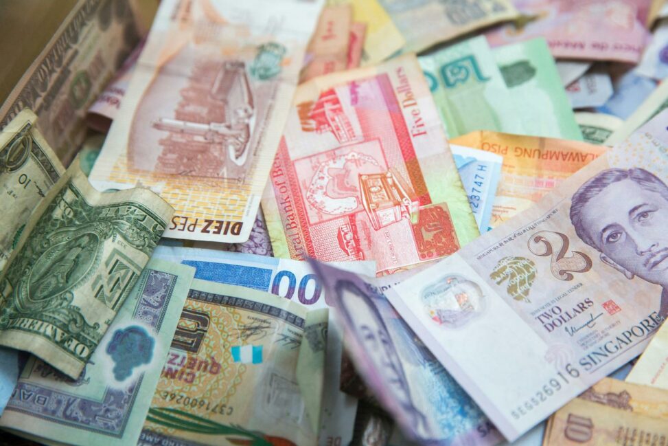 Bitcoin's quiet split: strong in usd, lagging in jpy as yen rises on intervention fears