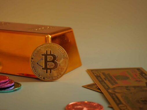 Bitcoin savings grow more appealing as confidence in the dollar shifts