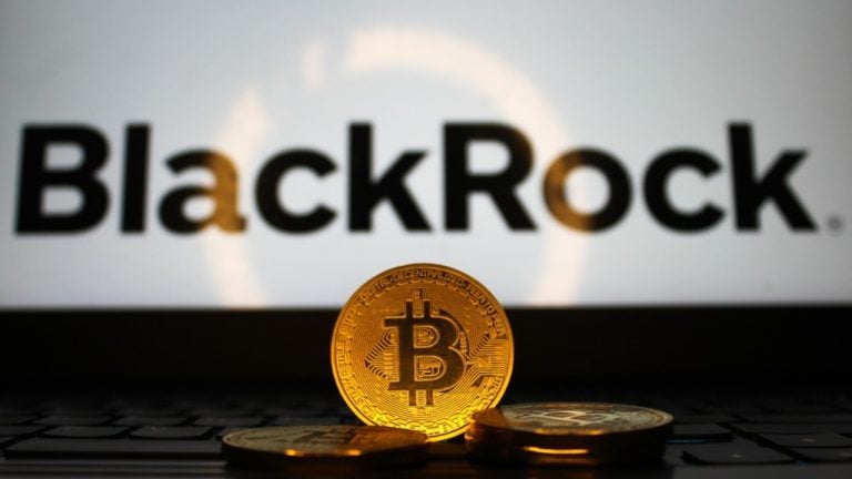 Blackrock drives $32m bitcoin etf rebound after 4 day slide