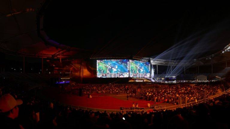 France’s gambling regulator warns all esports betting is illegal as the $75m esports world cup opens in paris