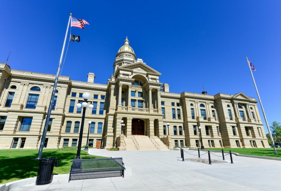 Wyoming joins $15 billion layerzero exodus with state stablecoin move