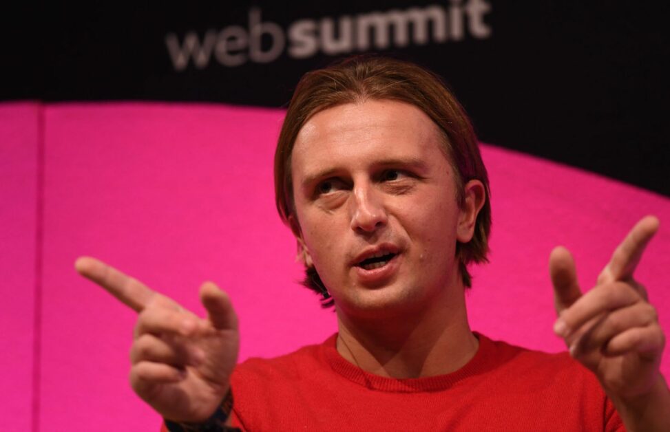 Euro stablecoins get a mainstream push as revolut begins rolling out eurr in europe