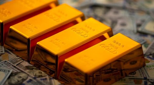 Gold drops 3%, but bullish ema cross keeps $4900 price prediction alive