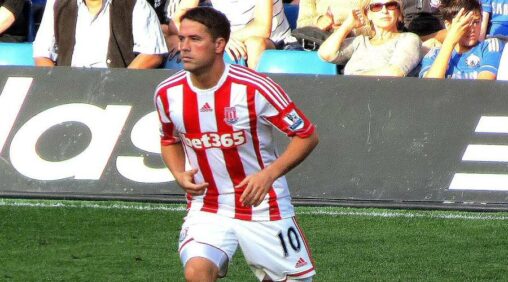 Former england footballer michael owen takes cfd role after crypto deal