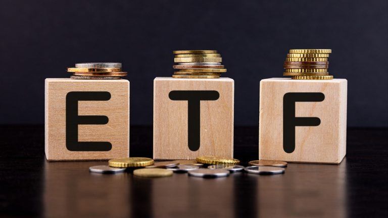 Fidelity, ark lead $131m bitcoin outflow as ether, xrp etfs gain