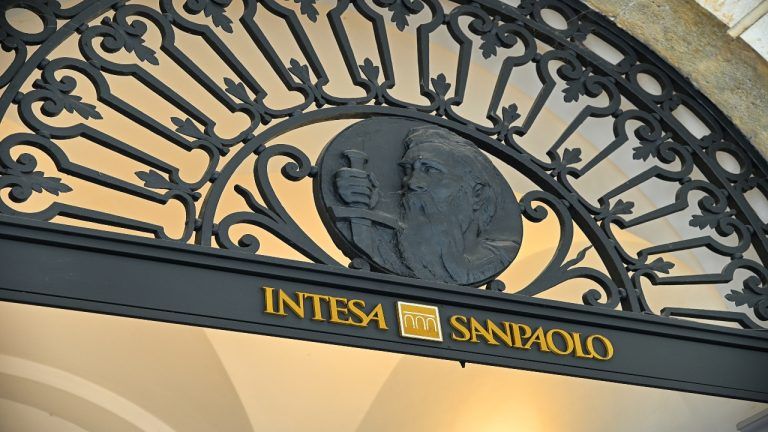 Intesa sanpaolo cuts btc etf stake by 94%, triples staked eth position