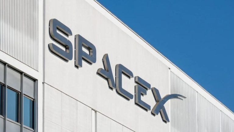 Musk’s spacex tops forecasts but bitcoin stash sheds $540 million