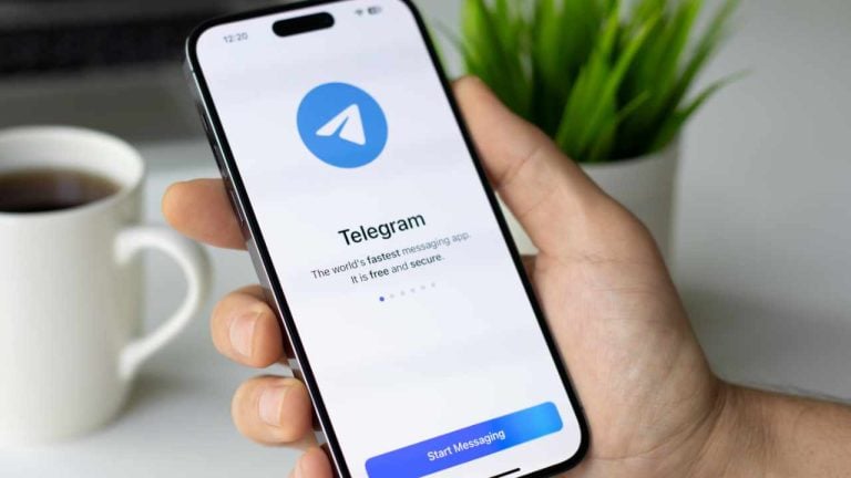 Apple pulls telegram after illegal content appears in public group