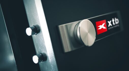 Platform outage at the us open does not stop xtb shares setting records two days running