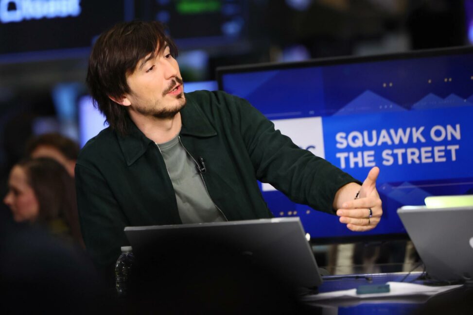 Robinhood chain fees collapse 97% even as transactions stay near record highs