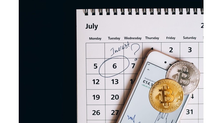 Strategy’s bitcoin treasury faces its first real test as institutions pile into mstr
