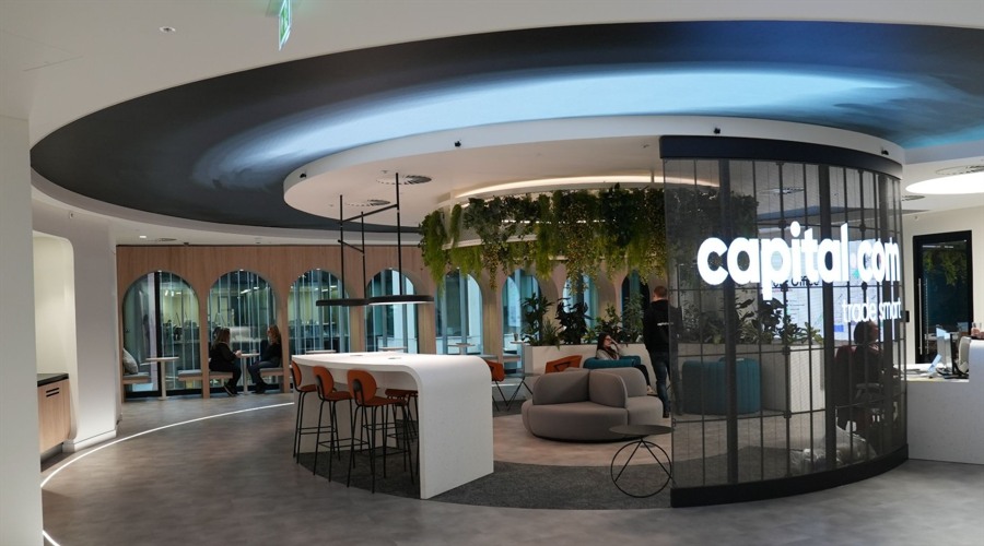 Capital.com goes beyond cfds, launches stocks and etfs in europe