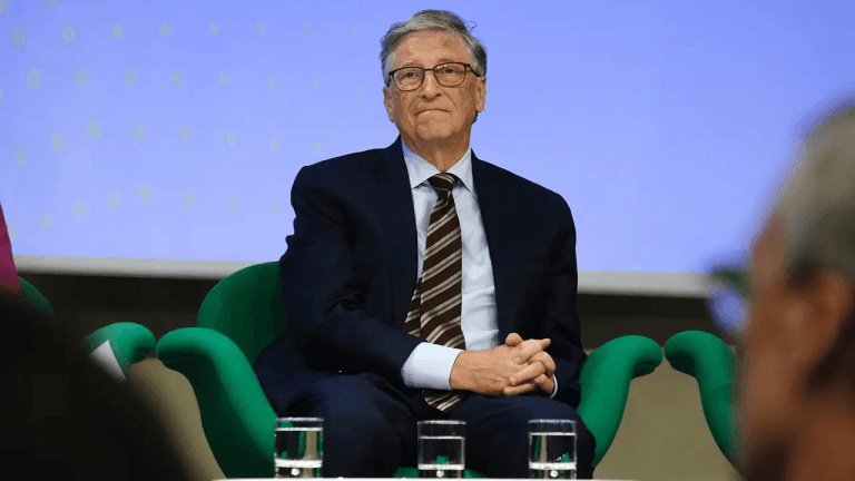 Bill gates, retired, took customer support duty at his daughter’s startup