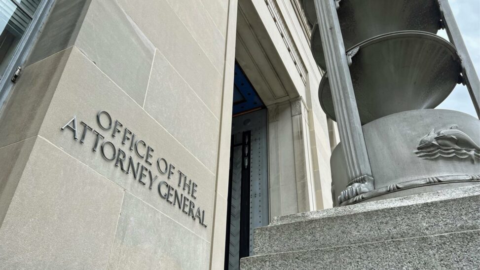 Two robinhood engineers charged with insider trading using hyperliquid perpetuals