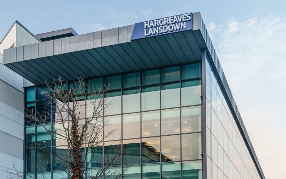 From warning to listing: uk’s largest retail investment platform opens access to crypto etns